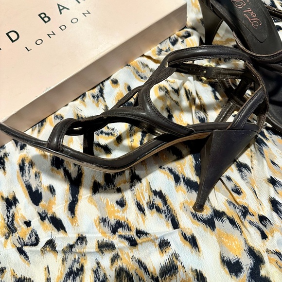 Ted Baker brown leather open heels - Picture 3 of 9